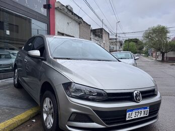 Polo impecable permuto y financio