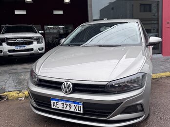 Polo impecable permuto y financio
