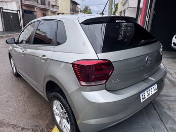 Polo impecable permuto y financio