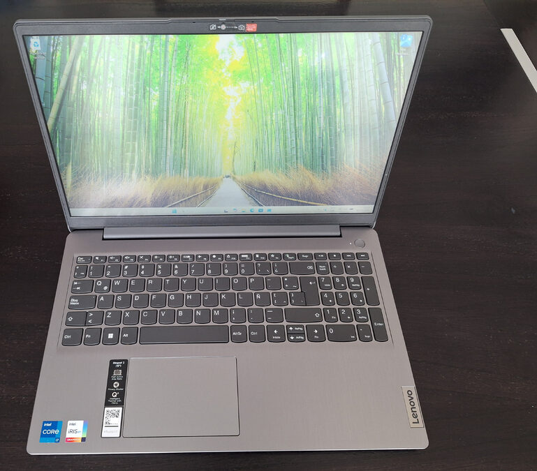 Impecable LENOVO con procesador i7 generación 11