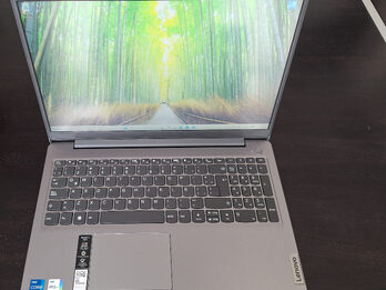 Impecable LENOVO con procesador i7 generación 11
