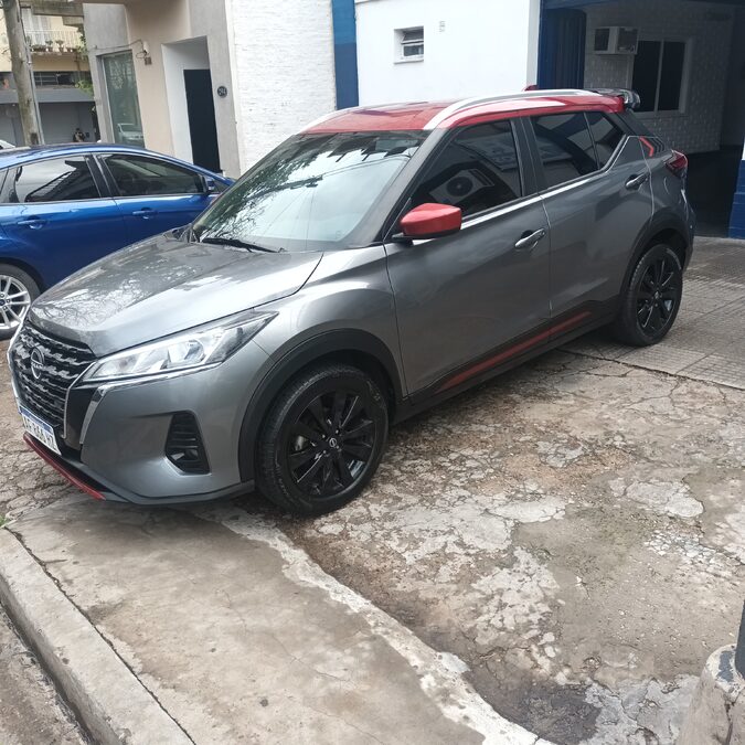 NISSAN KICKS 2023