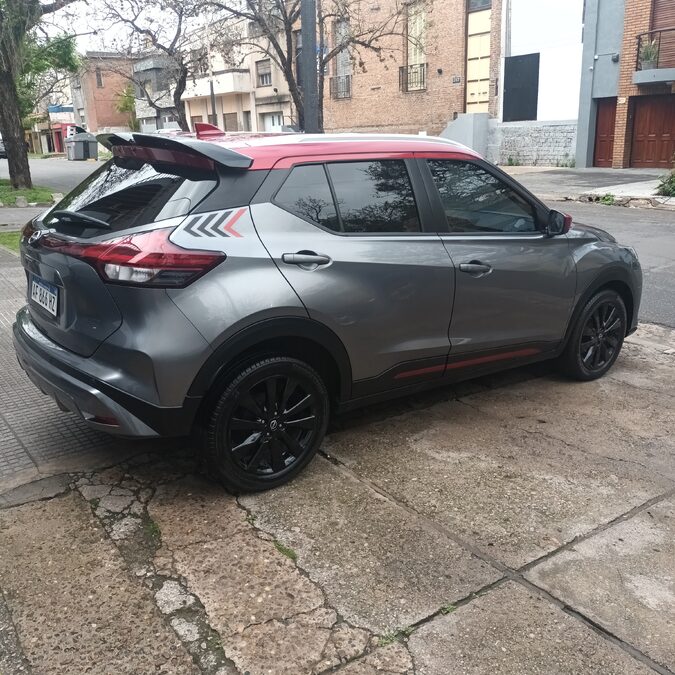 NISSAN KICKS 2023