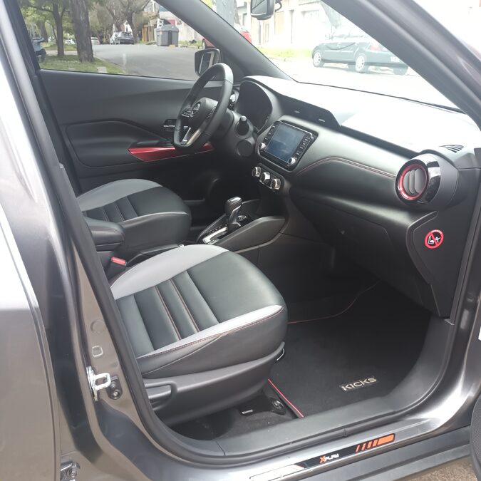 NISSAN KICKS 2023
