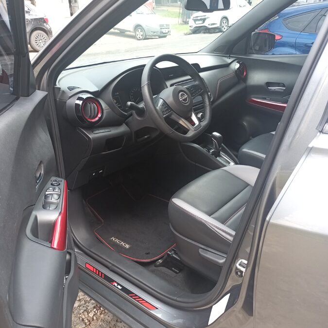 NISSAN KICKS 2023