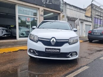 Original Renault Logan Privilege 1.6 MT / 2017