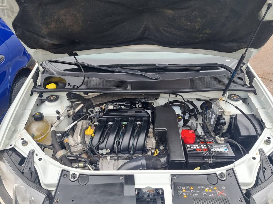 Original Renault Logan Privilege 1.6 MT / 2017
