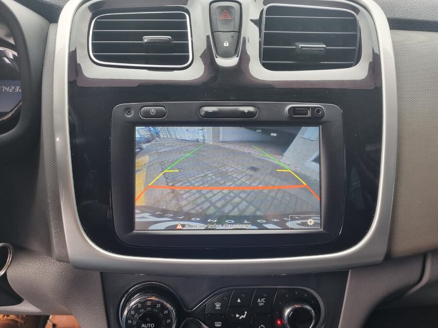 Original Renault Logan Privilege 1.6 MT / 2017