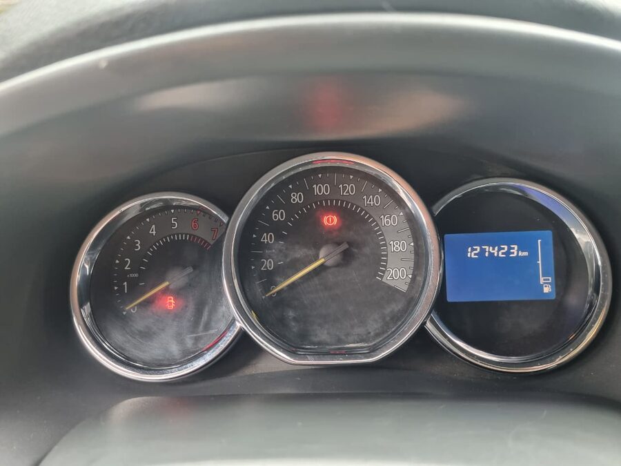 Original Renault Logan Privilege 1.6 MT / 2017