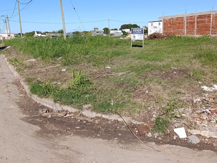 SE VENDE TERRENO EN PARANÁ