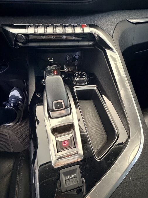 Vendo Allure Plus HDI 39.000km reales 2021 todos los servicios oficiales. Usd 27.500 negociable