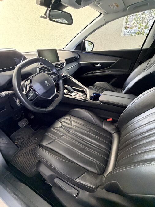 Vendo Allure Plus HDI 39.000km reales 2021 todos los servicios oficiales. Usd 27.500 negociable