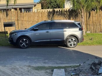 Vendo Allure Plus HDI 39.000km reales 2021 todos los servicios oficiales. Usd 27.500 negociable