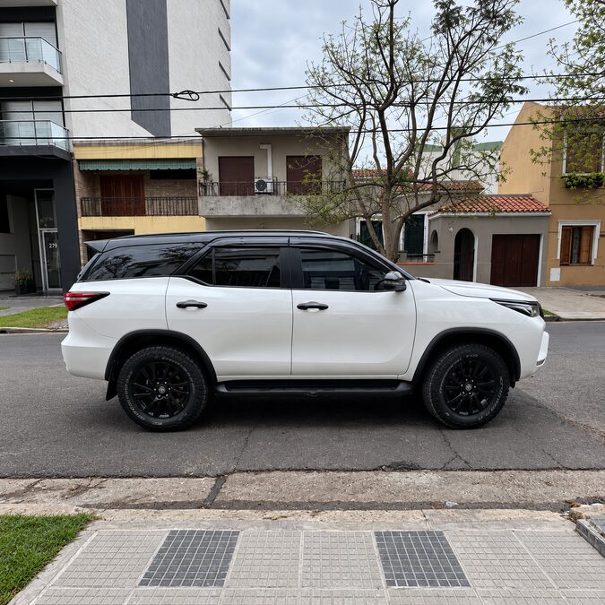 TOYOTA SW4 2.8 TDI SRX 4x4 AT 7AS - AÑO 2.021