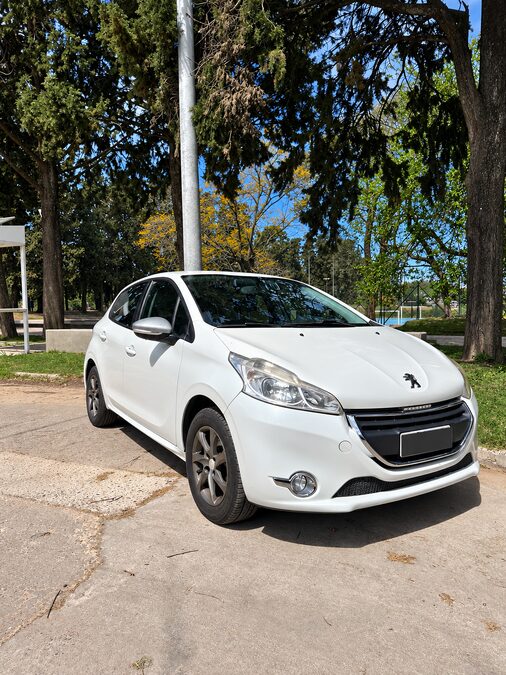 PEUGEOT 208 ALLURE