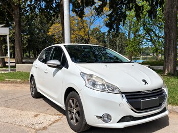 PEUGEOT 208 ALLURE