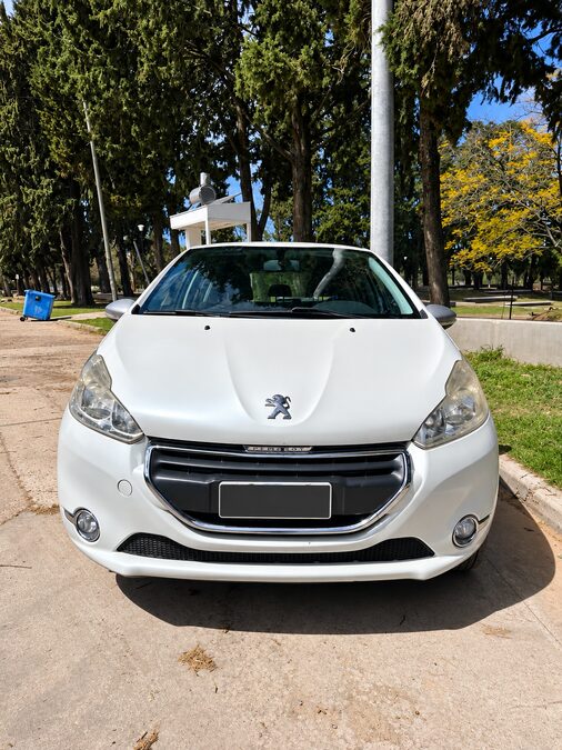 PEUGEOT 208 ALLURE