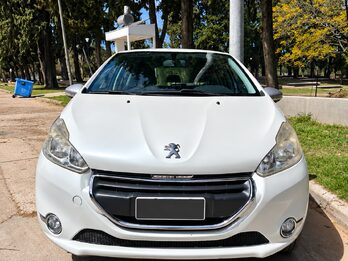 PEUGEOT 208 ALLURE