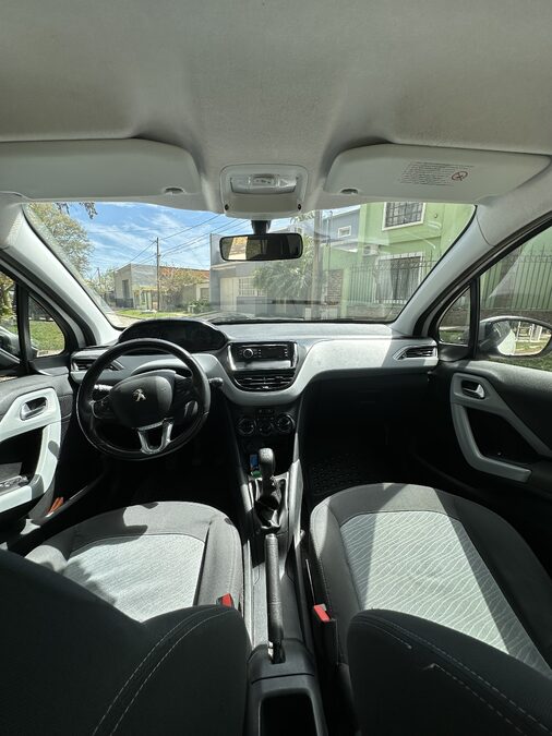 PEUGEOT 208 ALLURE