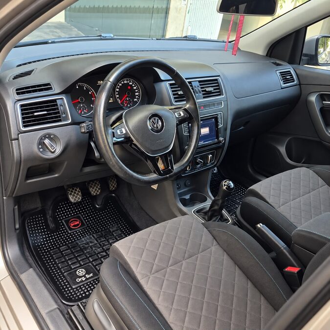 VOLKSWAGEN SURAN 1.6 MSI HIGHLINE - AÑO 2.019