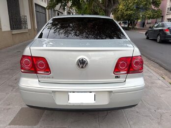 VOLKSWAGEN BORA 2.0 TRENDLINE TIPTRONIC 2011