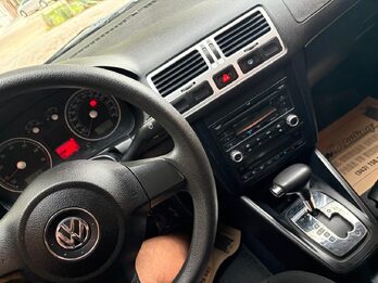 VOLKSWAGEN BORA 2.0 TRENDLINE TIPTRONIC 2011