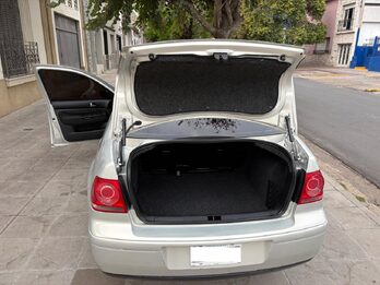 VOLKSWAGEN BORA 2.0 TRENDLINE TIPTRONIC 2011