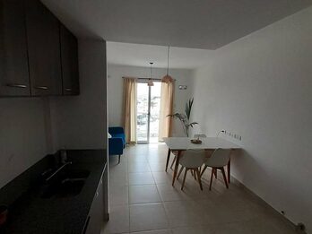 ALQUILO DEPTO 1 DORMITORIO CON COCHERA