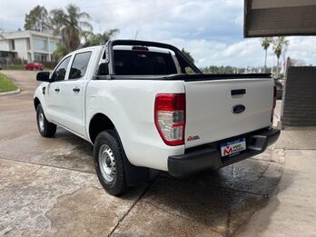 FORD RANGER 2.2 4x4 XL CB. Recibo vehículos de menor y mayor valor.
