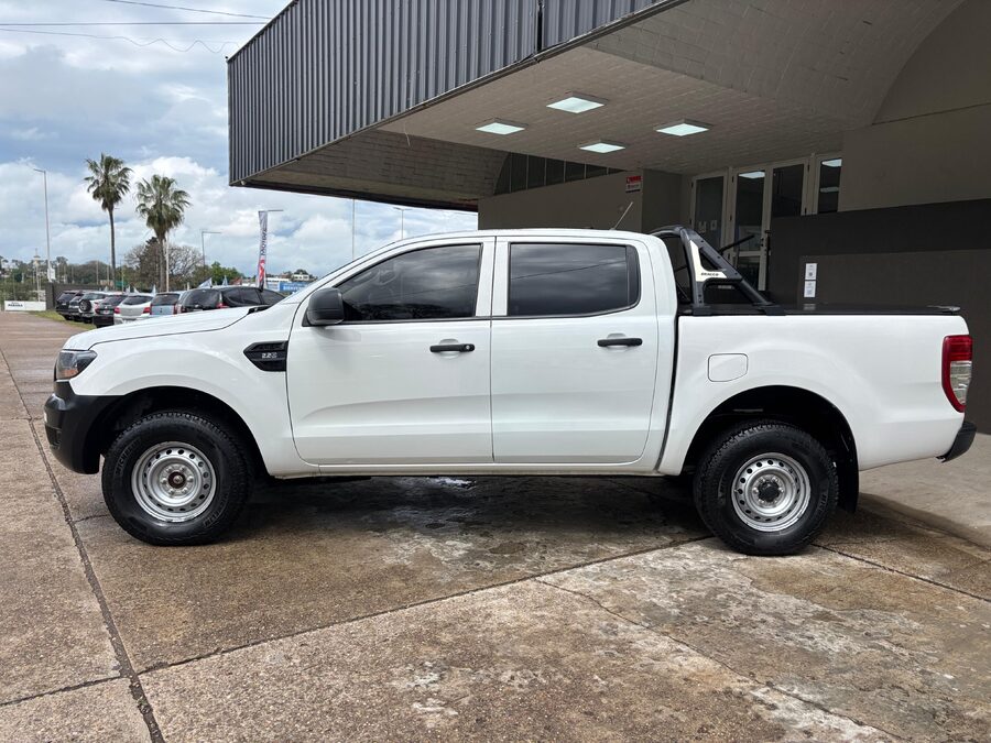 FORD RANGER 2.2 4x4 XL CB. Recibo vehículos de menor y mayor valor.