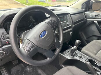 FORD RANGER 2.2 4x4 XL CB. Recibo vehículos de menor y mayor valor.