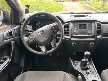 FORD RANGER 2.2 4x4 XL CB. Recibo vehículos de menor y mayor valor.