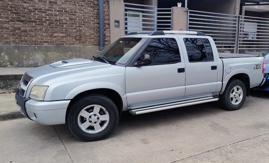 Chevrolet S10 Full
