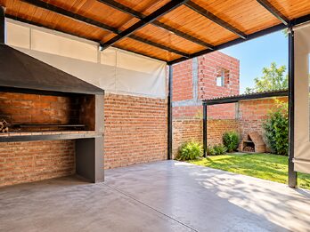 DÚPLEX | 3 AMBIENTES | PATIO | APTO CRÉDITO | COCHERA | GOB. DOMÍNGUEZ 2400