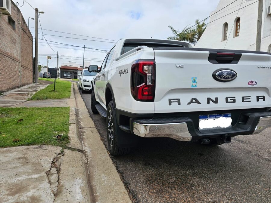 RANGER XLT LIMITED PLUS V6 3.0 IMPECABLE 250 CV