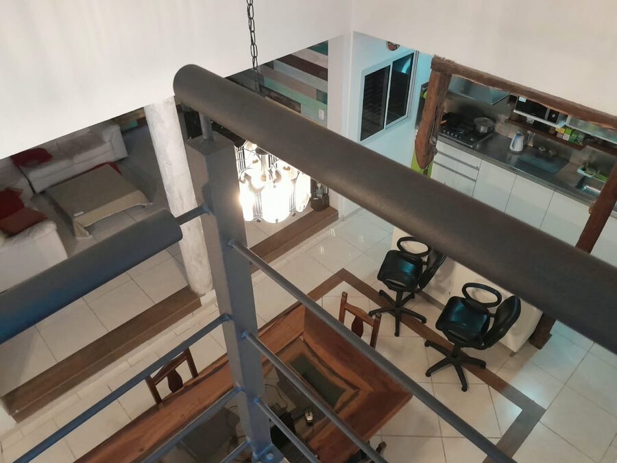 En venta casa tres dormitorios, cochera , patio verde, piscina !