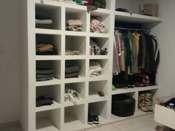 En venta casa tres dormitorios, cochera , patio verde, piscina !
