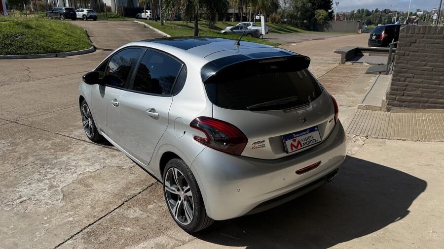 PEUGEOT  208 GT 1.6 THP 2020. Recibo Vehículo menor y mayor valor.
