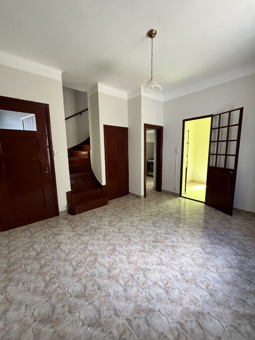 Alquilo casa calle Peru a 7 cuadras del centro