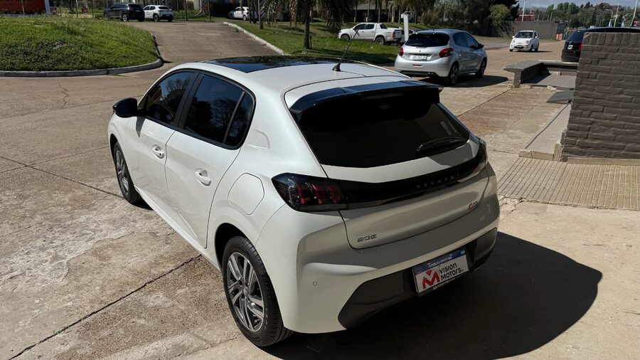 PEUGEOT 208 1.6 FELINE 5 PTAS. Recibo vehículo menor y mayor valor.