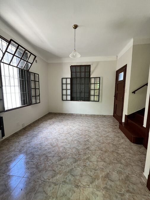 RAMIREZ BIENES RAICES | ALQUILA CASA 2 DORM | Peru y Diamante |