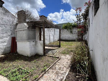 RAMIREZ BIENES RAICES | ALQUILA CASA 2 DORM | Peru y Diamante |