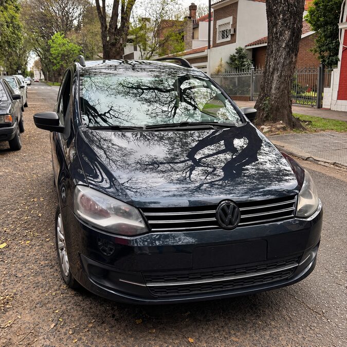 VOLKSWAGEN SURAN 1.6 COMFORTLINE MANUAL - AÑO 2.015
