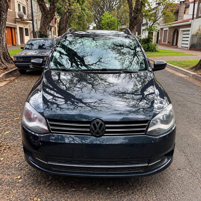 VOLKSWAGEN SURAN 1.6 COMFORTLINE MANUAL - AÑO 2.015
