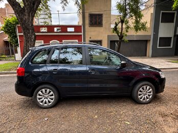 VOLKSWAGEN SURAN 1.6 COMFORTLINE MANUAL - AÑO 2.015