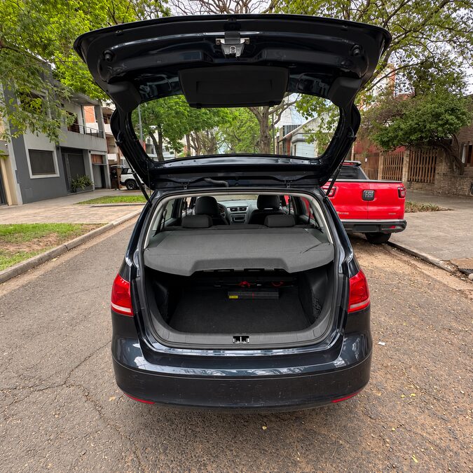 VOLKSWAGEN SURAN 1.6 COMFORTLINE MANUAL - AÑO 2.015