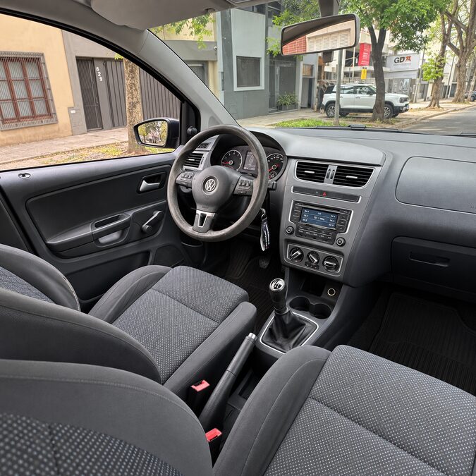 VOLKSWAGEN SURAN 1.6 COMFORTLINE MANUAL - AÑO 2.015