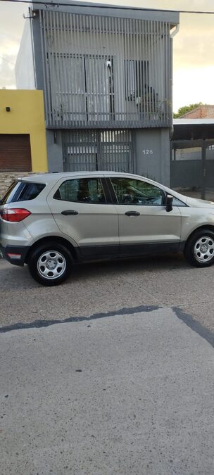 Vendo camioneta Ford Eco Sport Modelo 2017.