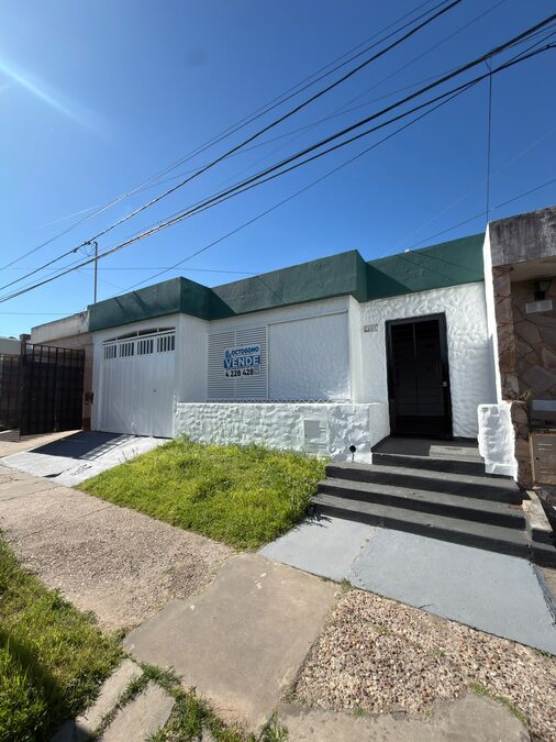 VENDO CASA 3 DORMITORIOS APTA CREDITO - ZONA EX HIPODROMO