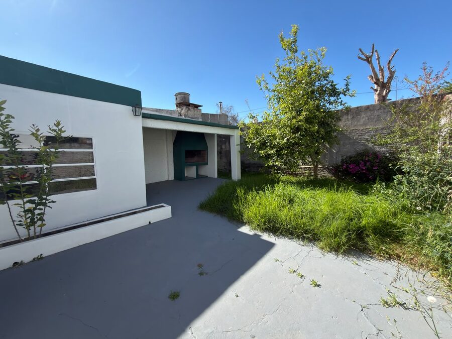 VENDO CASA 3 DORMITORIOS APTA CREDITO - ZONA EX HIPODROMO